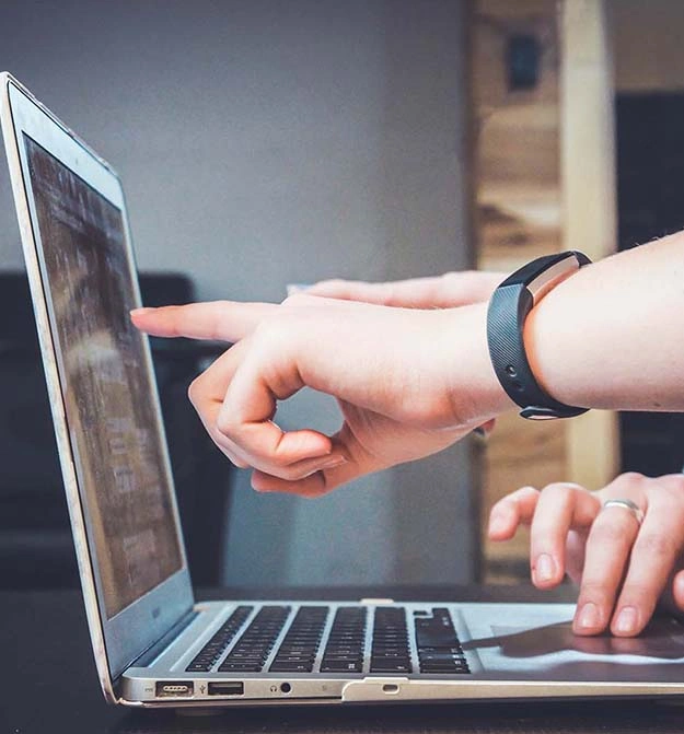 Watching A Demonstration Of Zetadocs Expenses On Business Central